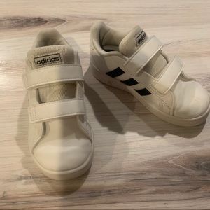 Kids Classic Adidas Sneakers